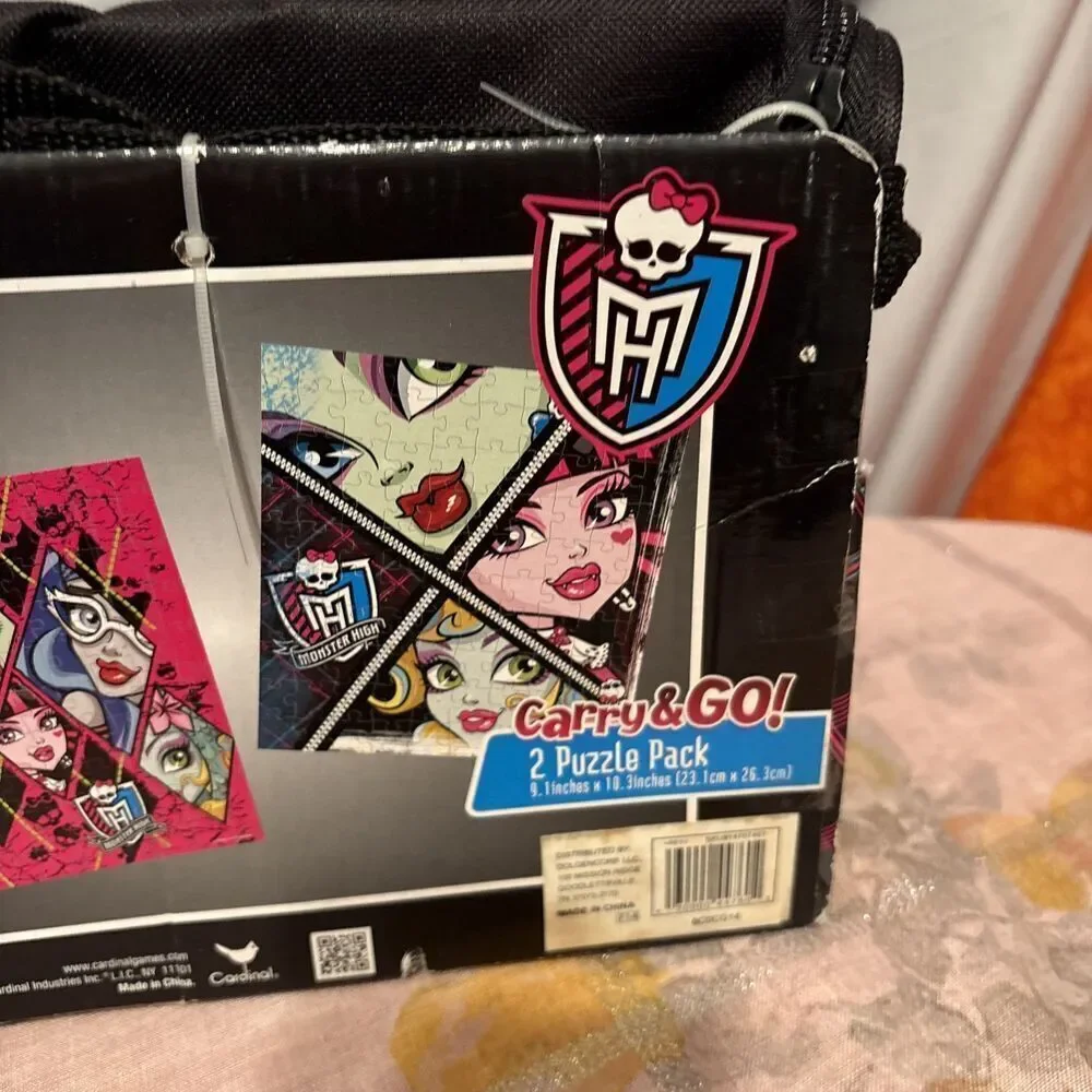 New Monster High Carry & Go Jigsaw Puzzle Bag Includes (2) 100 Pc Puzzles‎